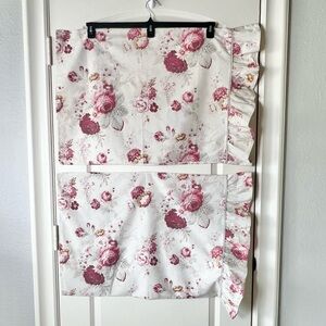 2 Waverly Garden Room "Norfolk Rose" Standard Ruffle Pillowcases USA